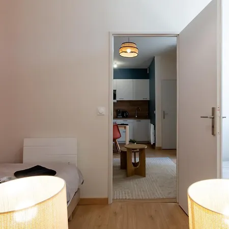 Le Balcon Fleuri - 9 Min Sanctuaires - Renove & Equipe - Calme Sur Cour - 4 Couchages *