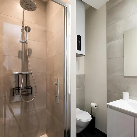 Le Balcon Fleuri - 9 Min Sanctuaires - Rénové&équipé - Calme Sur Cour - 4 Couchages * Lourdes