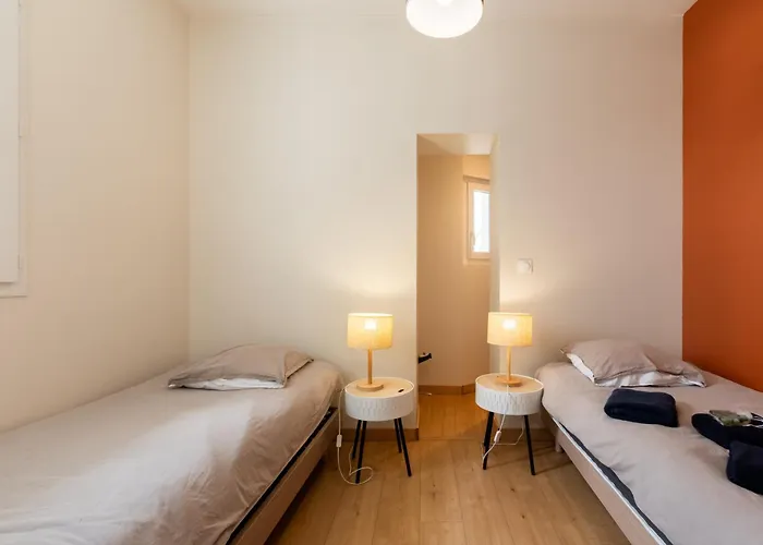 Le Balcon Fleuri - 9 Min Sanctuaires - Renove & Equipe - Calme Sur Cour - 4 Couchages アパート