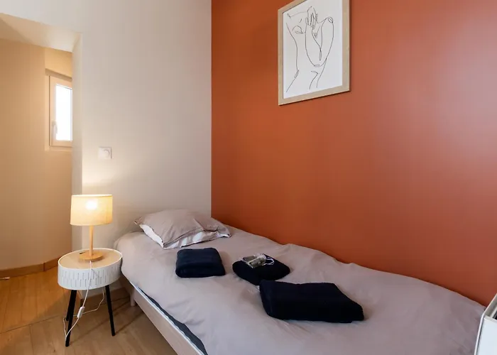 Le Balcon Fleuri - 9 Min Sanctuaires - Renove & Equipe - Calme Sur Cour - 4 Couchages アパート *